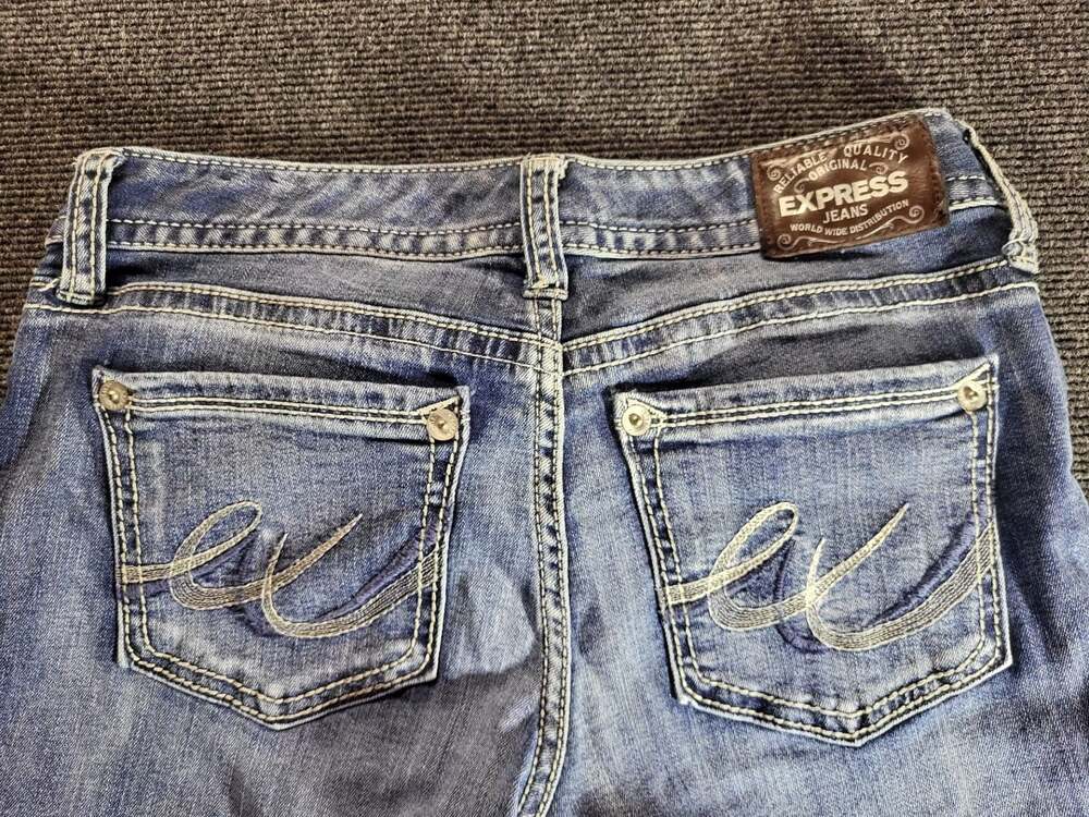 Express Y2K Barely Boot Low Rise Jeans Size 4L